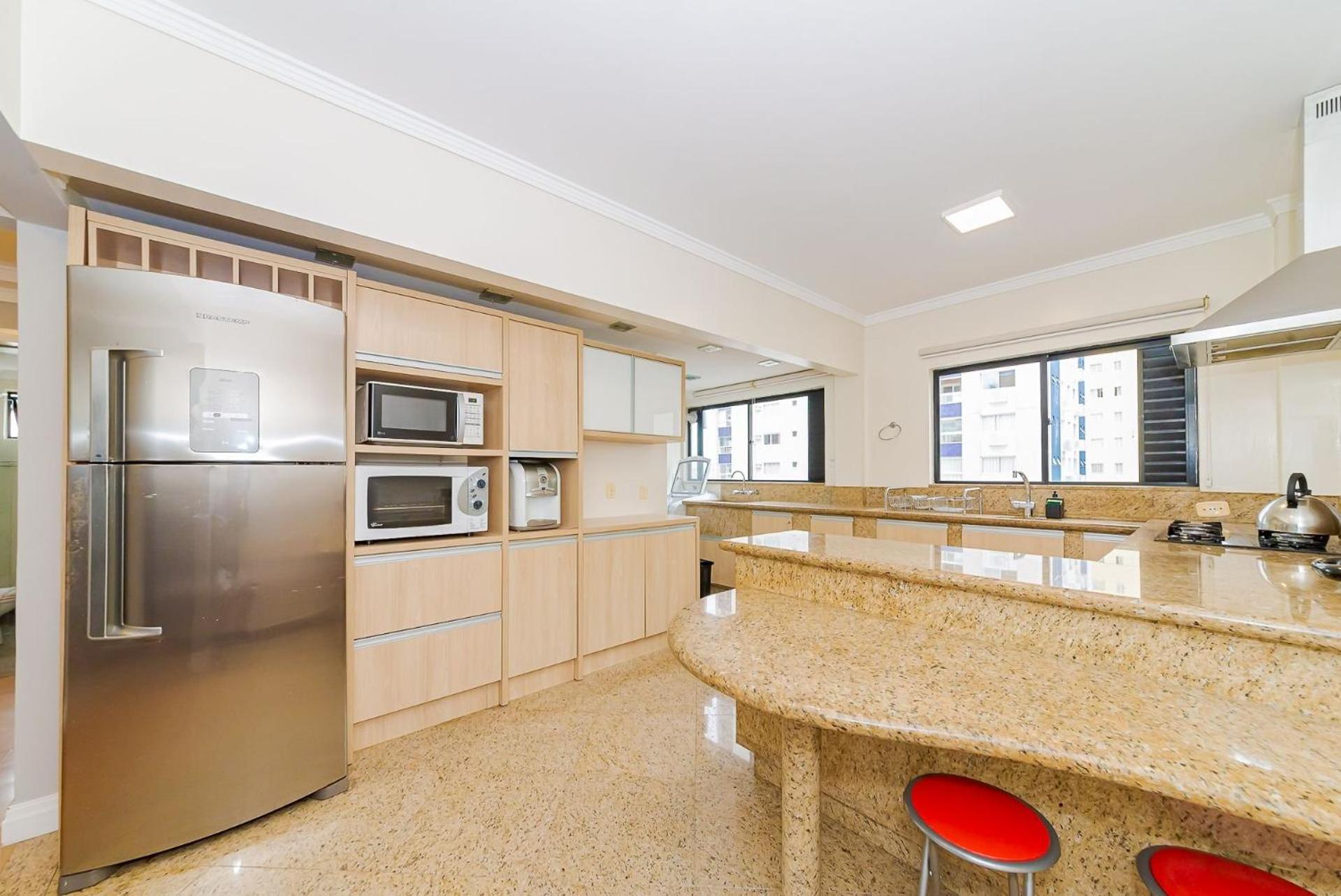 Amplo Apto 2 1quarto Vista Mar 50m Da - Somente Familiares * Balneario Camboriu