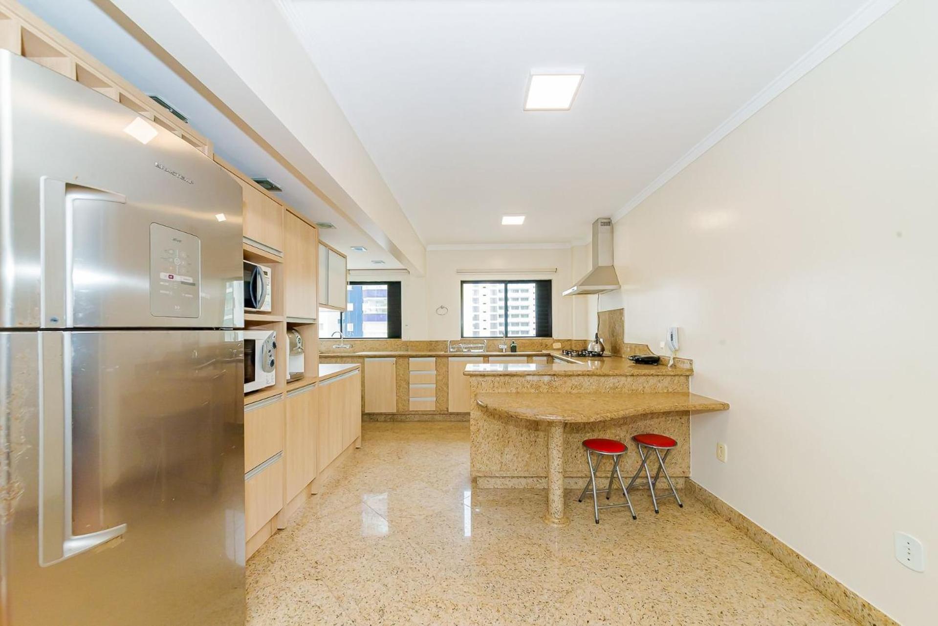 Amplo Apto 2 1quarto Vista Mar 50m Da - Somente Familiares Balneario Camboriu